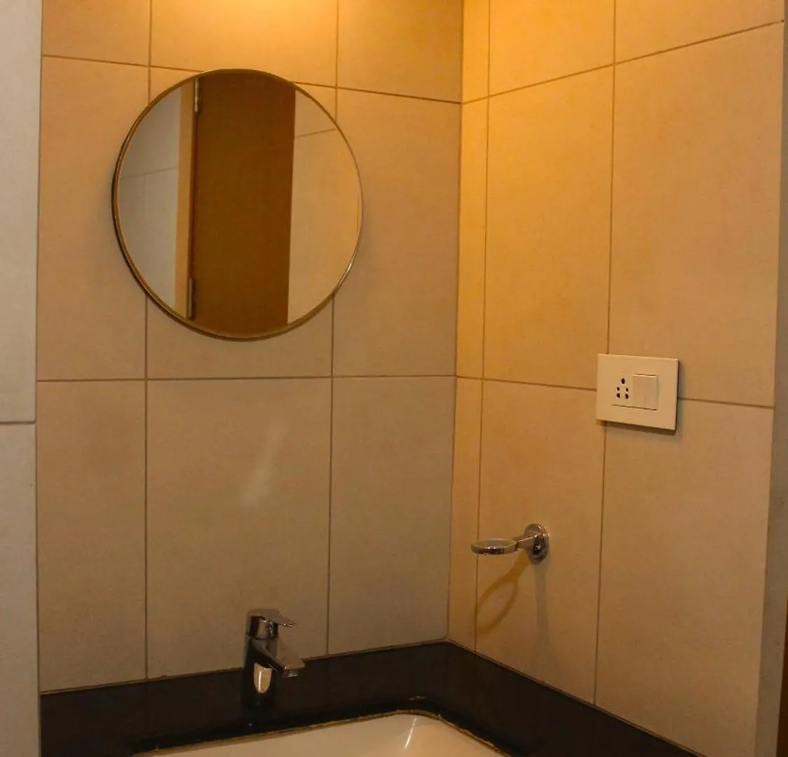 Vantage Dew Palace By Livnstay Thiruvananthapuram 0*,